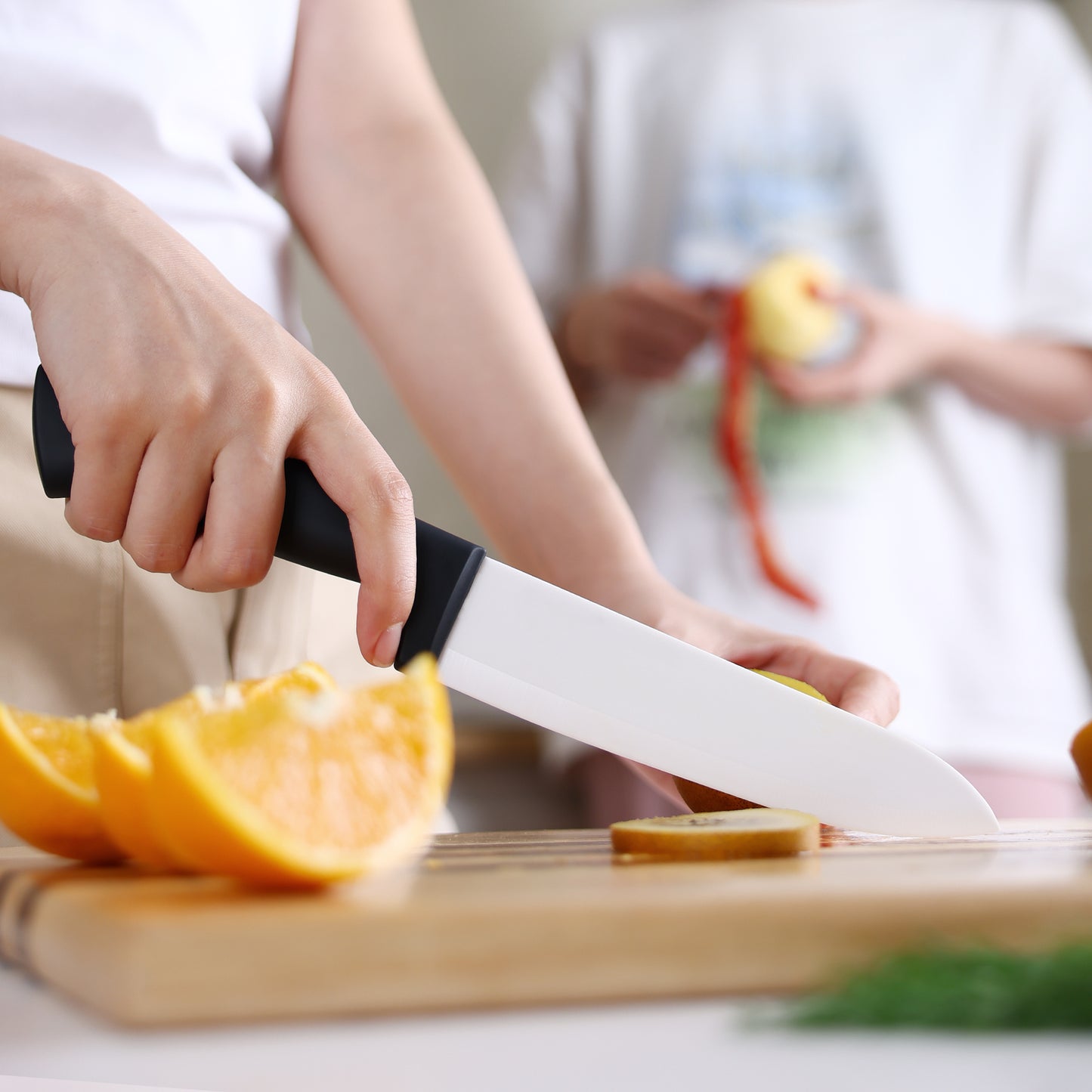 Hecef Juego de 3 cuchillos de cerámica blanca, juego de cuchillos afilados que incluye cuchillo de chef de 6 pulgadas, cuchillo multiusos de 4 pulgadas y cuchillo de pelar de 3 pulgadas, hoja que nunca se oxida para verduras, frutas y carnes 